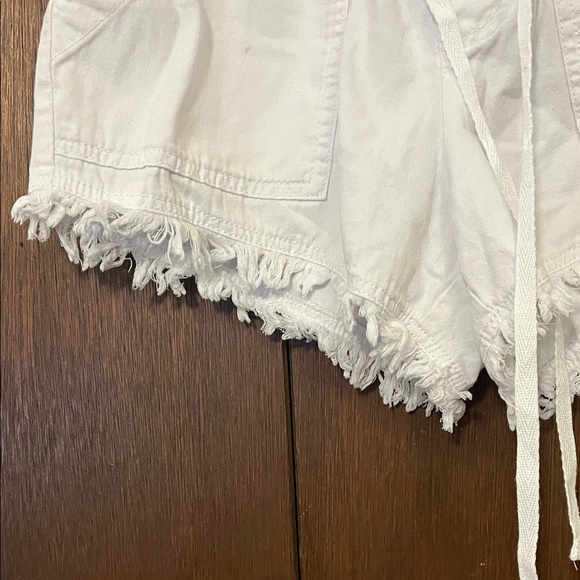 High Waist White Frayed Hem Women's Shorts Medium - Picture 2 of 13